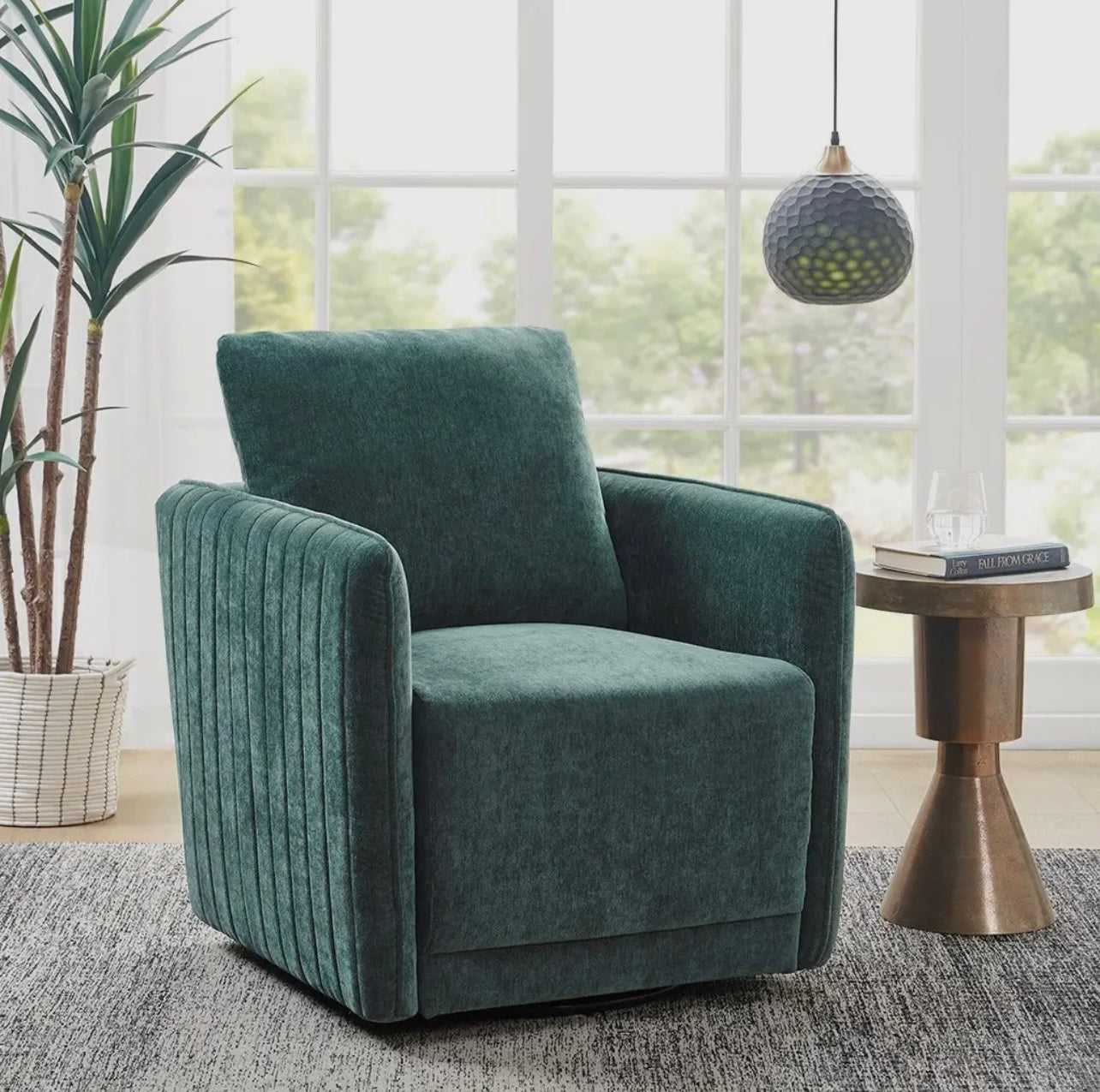 Modern luxurious swivel lounge accent chair